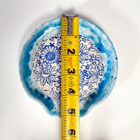 Handmade Blue & White Floral 5"x5" Spoon Rest – Great Condition 🍲✨ - Picture 5 of 5